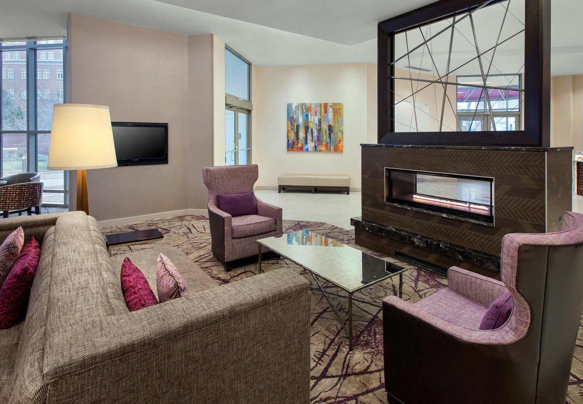 Residence Inn Alexandria Old Town South At Carlyle Екстер'єр фото